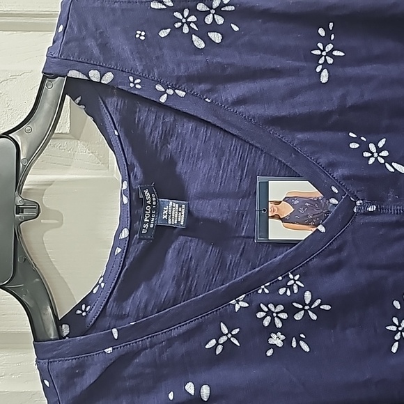 Blue Tank - Picture 16 of 16